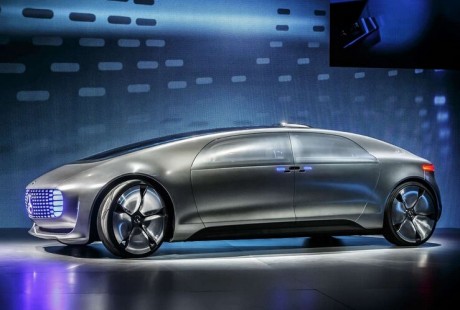 無(wú)人駕駛汽車還要跨過(guò)哪些坎才能上路？