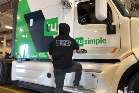 在美國乘坐無人駕駛卡車是一種怎樣的體驗？