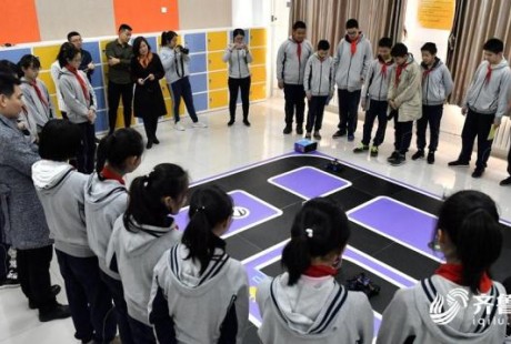 無人駕駛、語音識別……濟(jì)南中學(xué)生玩起了人工智能！