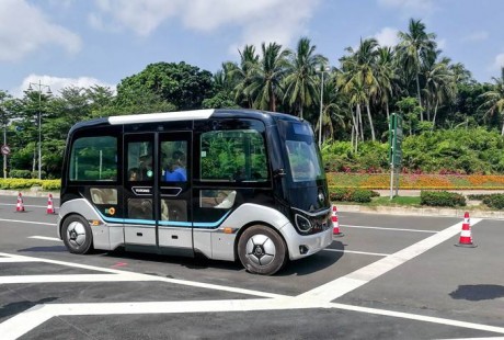 工信部部長(zhǎng)苗圩視察無(wú)人駕駛微循環(huán)小巴！