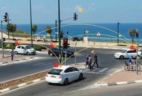 特斯拉"無人駕駛"比人為駕駛更安全！安全報(bào)告or"安全廣告"？