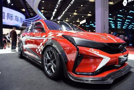 國(guó)內(nèi)首臺(tái)5G自動(dòng)駕駛汽車(chē)亮相，將成軍運(yùn)會(huì)擺渡車(chē)！