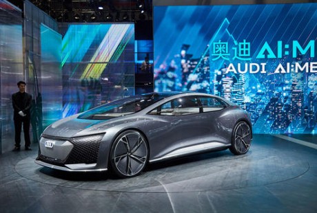 奧迪展出無人駕駛概念車AI ME！把汽車變成移動(dòng)客廳