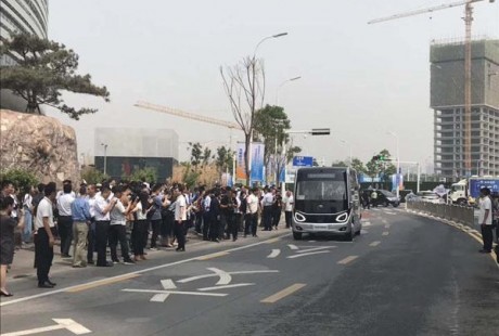 全球首條5G無(wú)人駕駛公交線在鄭州開通，超智能！