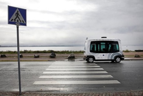 英國政府支持研發(fā)自動駕駛技術(shù) 投200萬英鎊