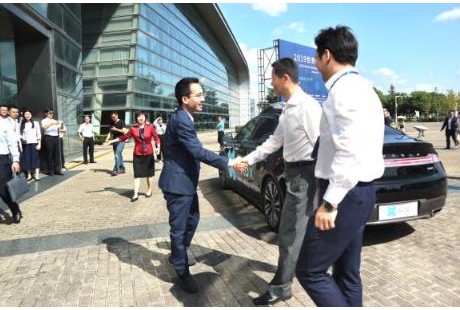 嘉定+AutoX，臨港+紐勱，蘇州+Momenta，園區(qū)“圈地”自動(dòng)駕駛獨(dú)角獸為幾何？