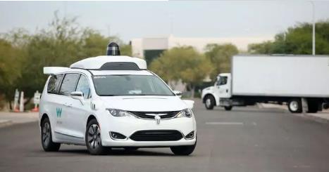 「差生」特斯拉和「頭牌」Waymo，做自動(dòng)駕駛有什么不同？