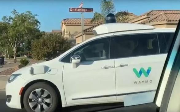 Waymo完全無(wú)人駕駛的出租車(chē)已上路