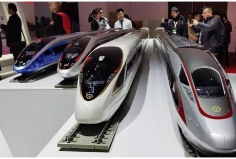 首次實(shí)現(xiàn)時速350公里自動駕駛，智能型復(fù)興號動車組今年底投入運(yùn)營