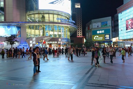 無人駕駛汽車在南京新街口上路還要多久？