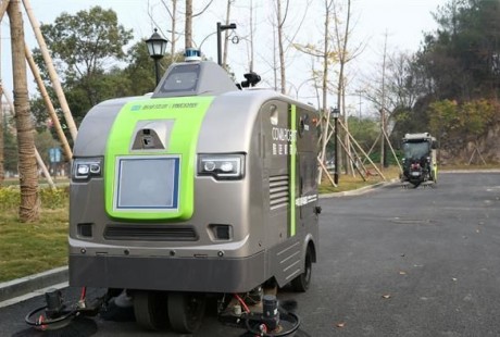 科技范兒十足！德清無人駕駛環(huán)衛(wèi)車隊(duì)“上崗”