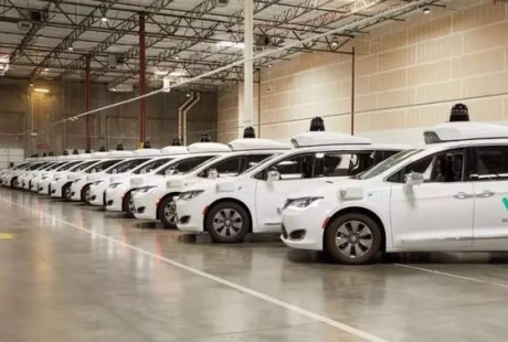 谷歌“真”無人駕駛車上路，秒殺同行