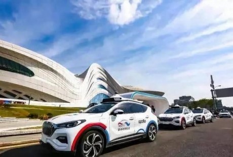 無人駕駛賽道擁擠，全球巨頭混戰(zhàn)中百度Apollo何以率先出線？