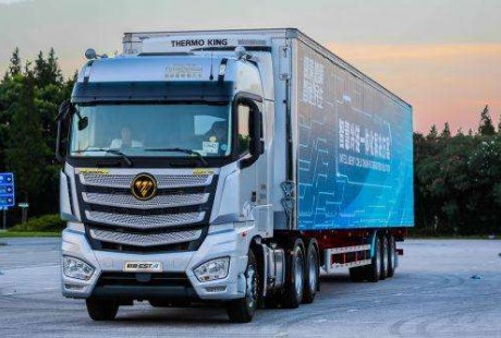 從國(guó)六到自動(dòng)擋到無(wú)人駕駛，TA是當(dāng)之無(wú)愧的重卡弄潮者