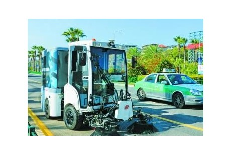 廈門造無人駕駛掃路機亮相環(huán)島路