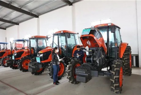 “黑科技”來(lái)啦！嘉定引進(jìn)“無(wú)人駕駛插秧機(jī)”