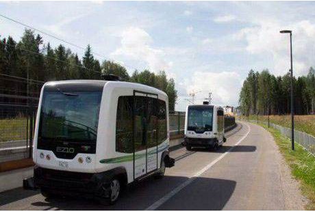 乘坐無人駕駛巴士，同時(shí)還能云賞景