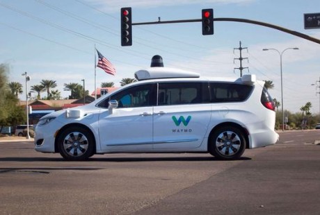 商用化自動駕駛已駛進城區(qū)，無人駕駛已經(jīng)離我們不遠了