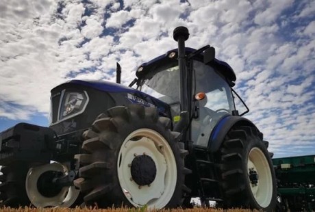 雷沃無(wú)人駕駛收獲系統(tǒng)助陣濰坊三夏開鐮