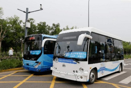 首批無(wú)人駕駛智能巴士正式“上崗”海河教育園區(qū)