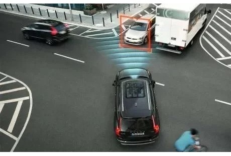 自動駕駛網(wǎng)約車熱度新高，雙手離開方向盤是否指日可待？