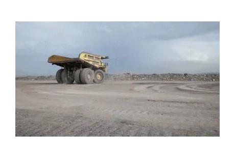 鄂爾多斯驚現(xiàn)全球最大無(wú)人駕駛礦用車！