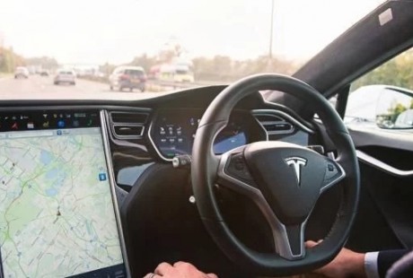特斯拉：Autopilot 自動(dòng)駕駛系統(tǒng)已比人類駕駛安全9倍！