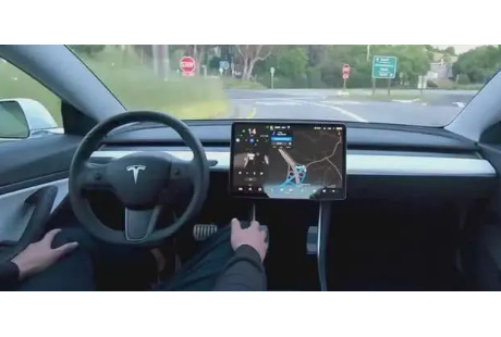 實測特斯拉Model 3，“全自動駕駛”功能名不符實