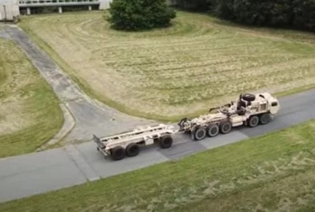 美國機(jī)器人研究公司，展示自動(dòng)駕駛汽車的新獨(dú)特功能，能自動(dòng)倒車！