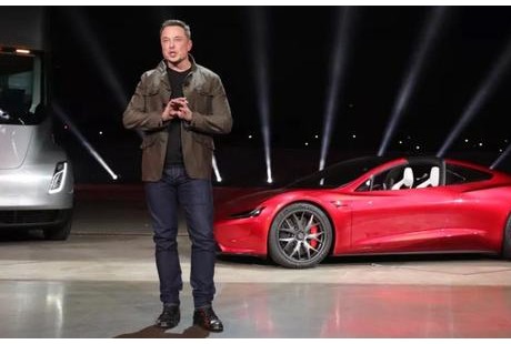 馬斯克：兩周內(nèi)，特斯拉最新升級版 “自動駕駛”將大規(guī)模推送