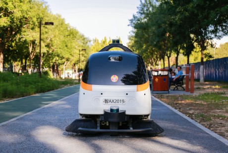 三款戶外清潔無(wú)人車實(shí)地測(cè)評(píng)