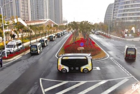 “春筍號”上路，東風(fēng)悅享助力武漢加速駛?cè)霟o人駕駛之城