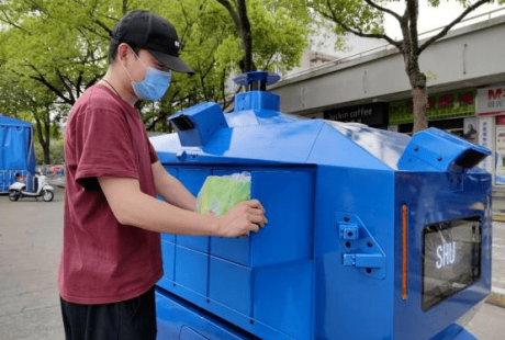 優(yōu)小哥三代馳援上海高校，機(jī)器人志愿者為校園配送保駕護(hù)航！