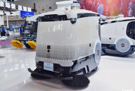 多款無(wú)人環(huán)衛(wèi)新品首發(fā)亮相2022CCE上海清潔博覽會(huì)