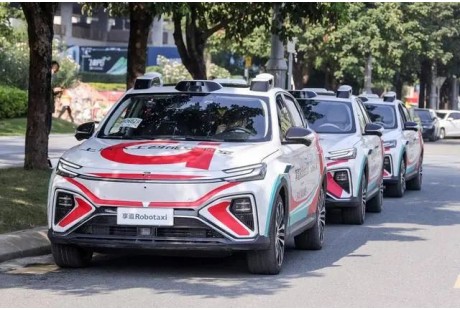 網(wǎng)約車平臺(tái)蜂擁下注無人駕駛，誰的贏面更大？