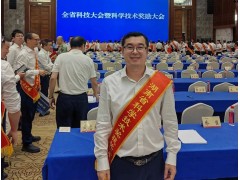 紐恩馳連獲三項(xiàng)殊榮，無(wú)人駕駛清掃機(jī)北斗應(yīng)用定位精度厘米級(jí)