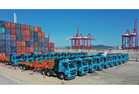 增至130輛！全球單碼頭最大規(guī)模無人集卡車隊數(shù)量刷新