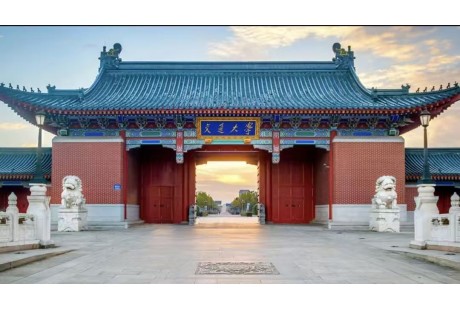 一個(gè)“交大系”，半個(gè)自動(dòng)駕駛?cè)Γ? width=